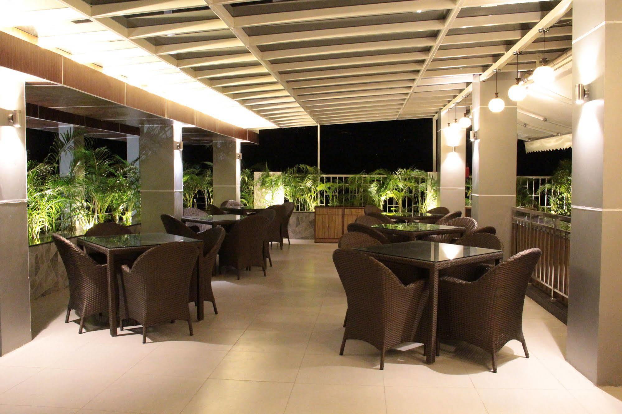 Imperial Clarks Inn Dehradun Exterior foto